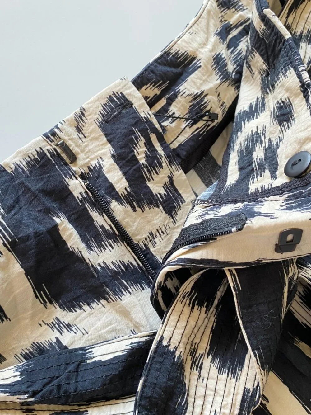 NWOT Zara Animal Print Paperbag Trousers Black Size L - Picture 9 of 10